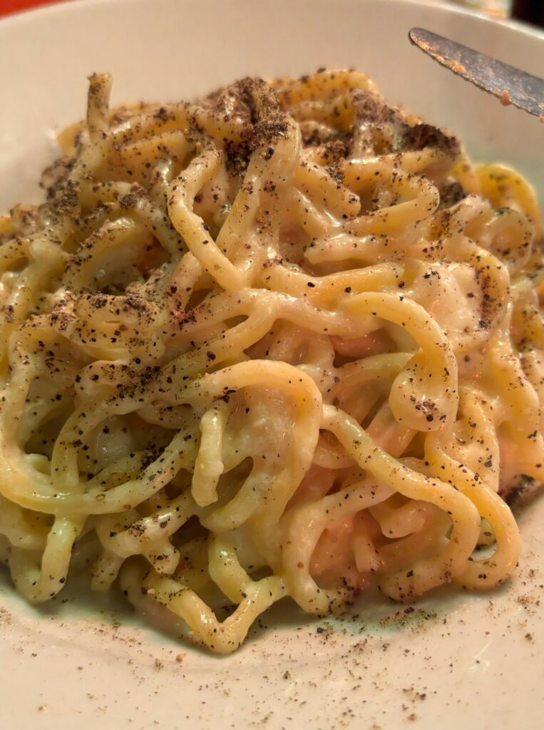 Cacio e pepe - Rome city guide